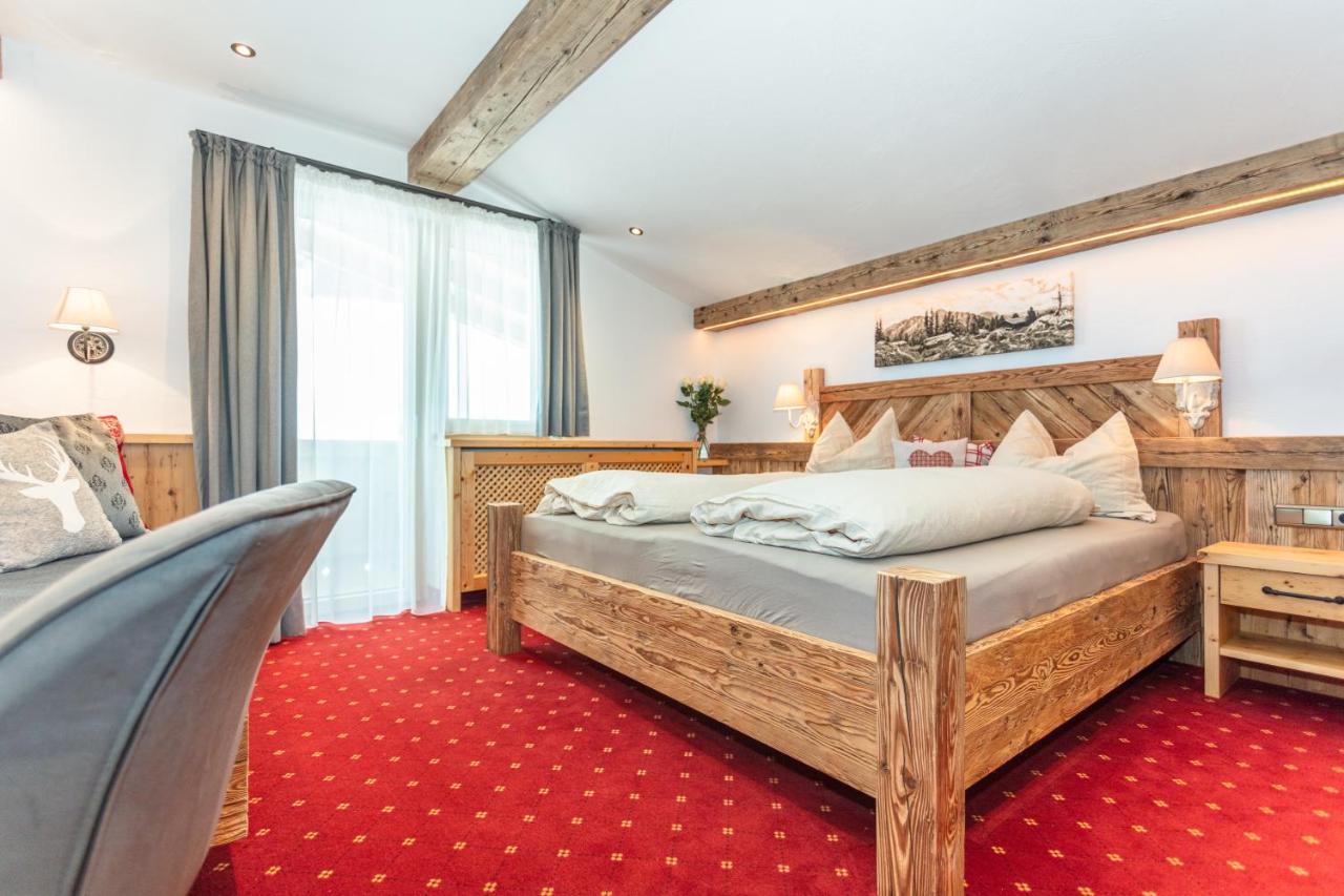 Pension Berghof Maria Alm am Steinernen Meer Exterior foto